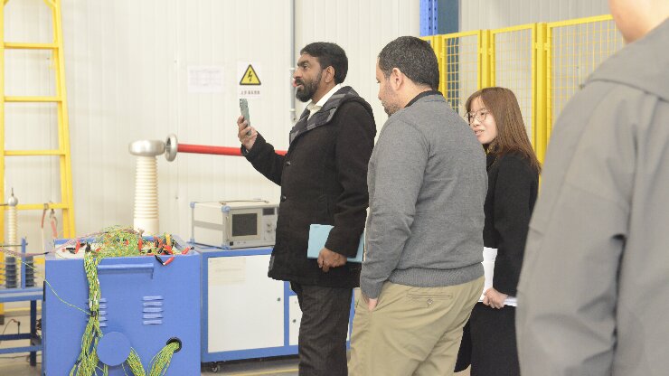 國(guó)外客戶到訪合眾電氣