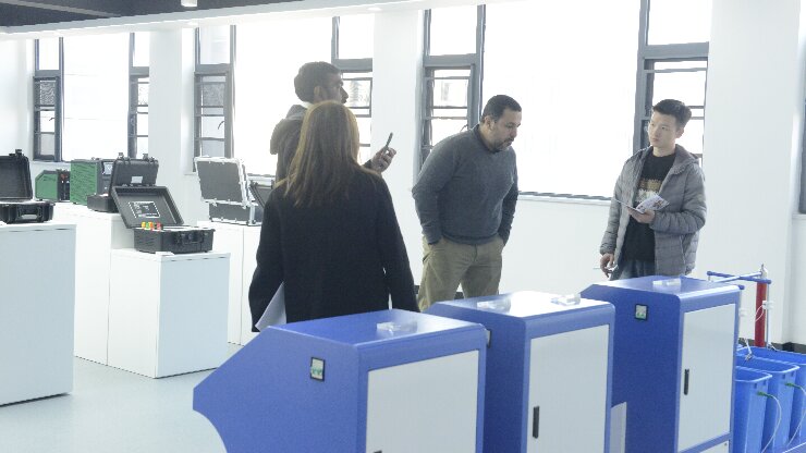 國(guó)外客戶到訪合眾電氣